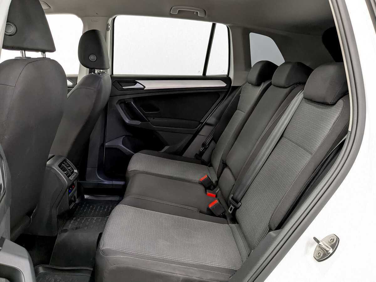 Купить Volkswagen Tiguan с пробегом. Фото: #11
