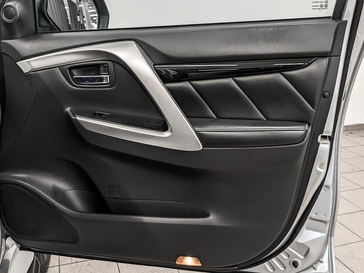 Купить Mitsubishi Pajero Sport с пробегом. Фото: #24
