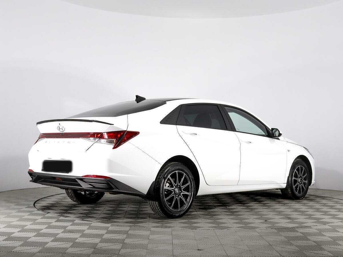 Купить Hyundai Elantra с пробегом. Фото: #4