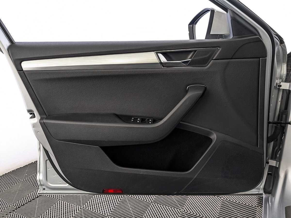 Купить Skoda Superb с пробегом. Фото: #17