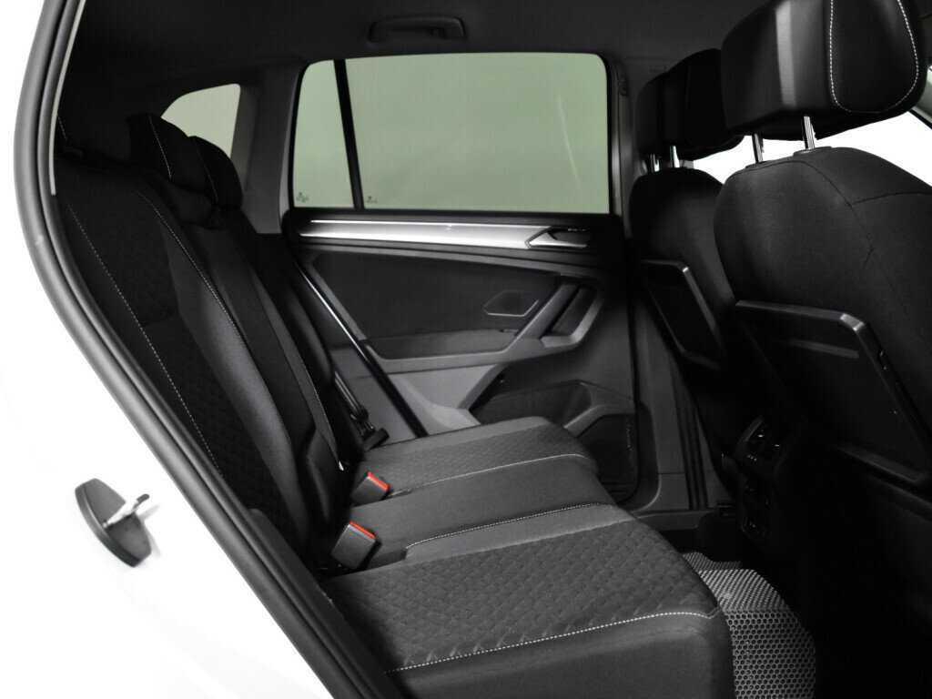 Купить Volkswagen Tiguan с пробегом. Фото: #9