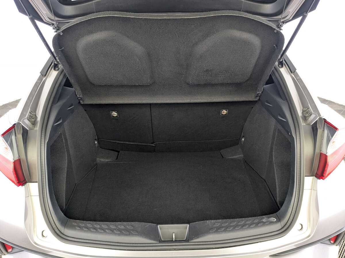 Купить Toyota C-HR с пробегом. Фото: #9