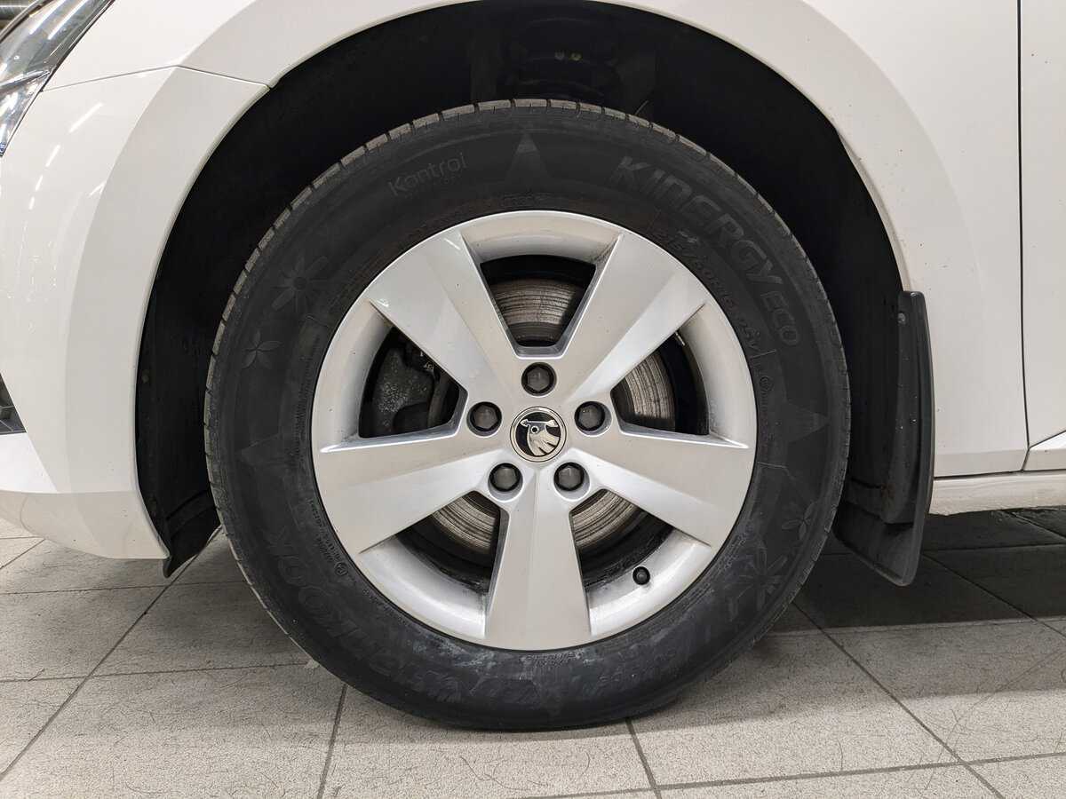 Купить Skoda Superb с пробегом. Фото: #12