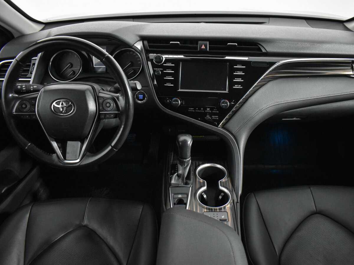 Купить Toyota Camry с пробегом. Фото: #12