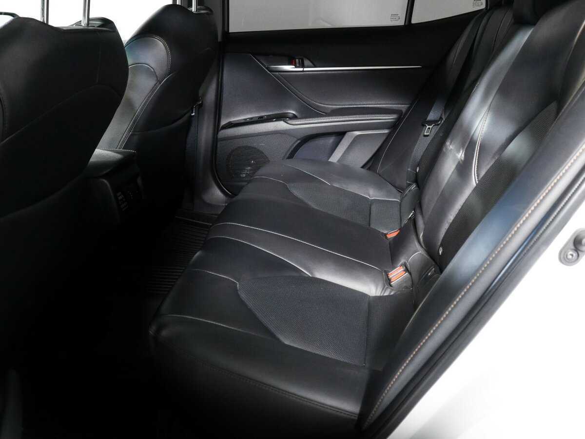 Купить Toyota Camry с пробегом. Фото: #6