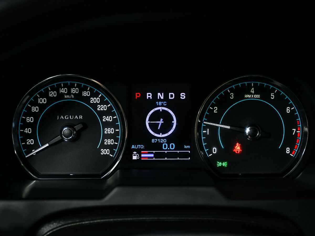 Купить Jaguar XF с пробегом. Фото: #9