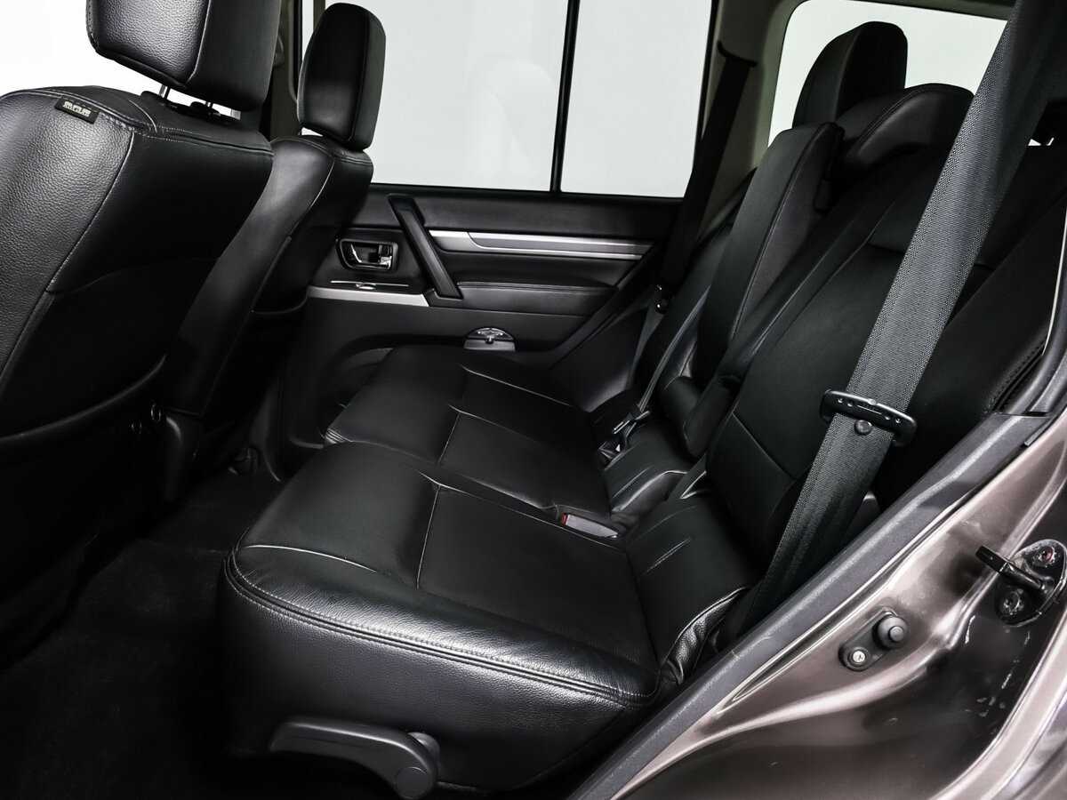 Купить Mitsubishi Pajero с пробегом. Фото: #12