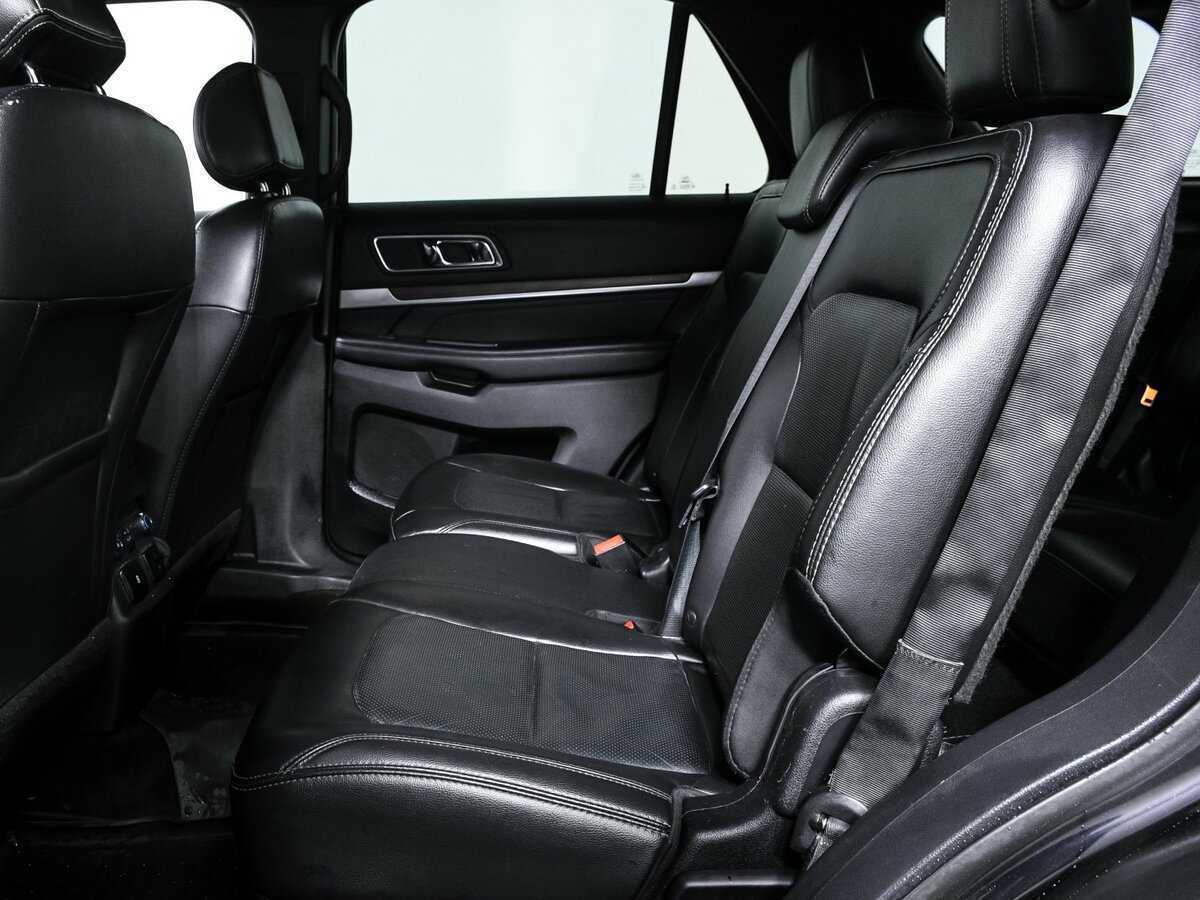 Купить Ford Explorer с пробегом. Фото: #10