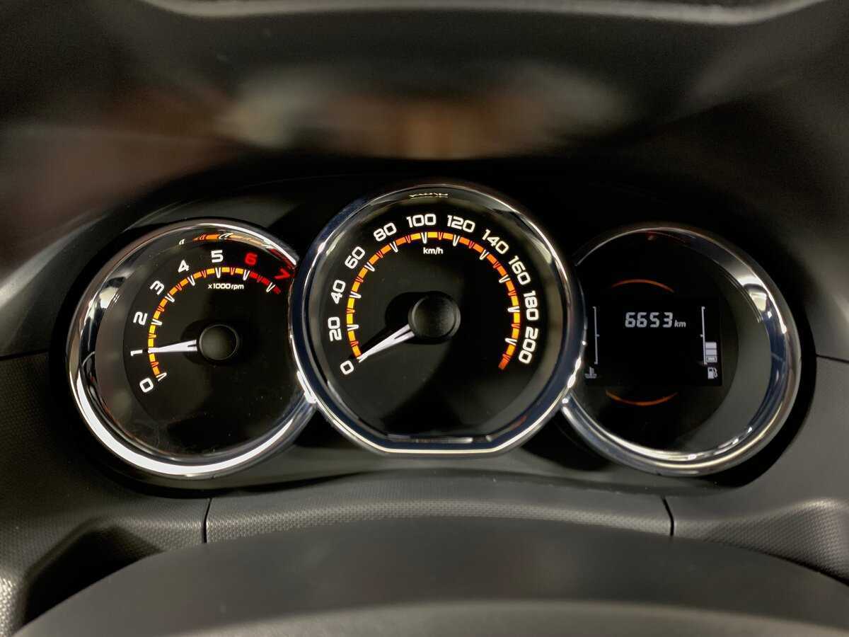 Купить Lada (ВАЗ) Largus с пробегом. Фото: #12