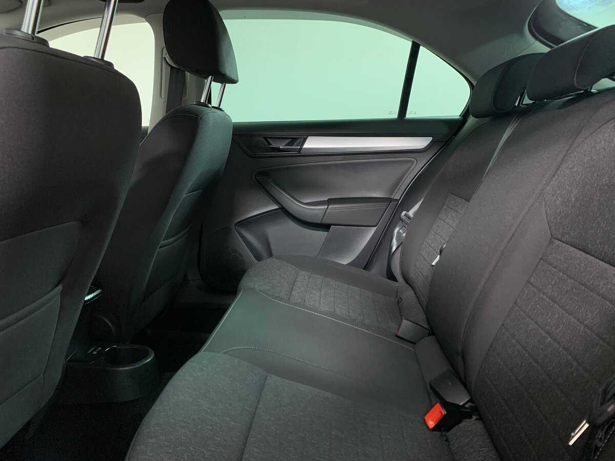 Купить Skoda Rapid с пробегом. Фото: #18