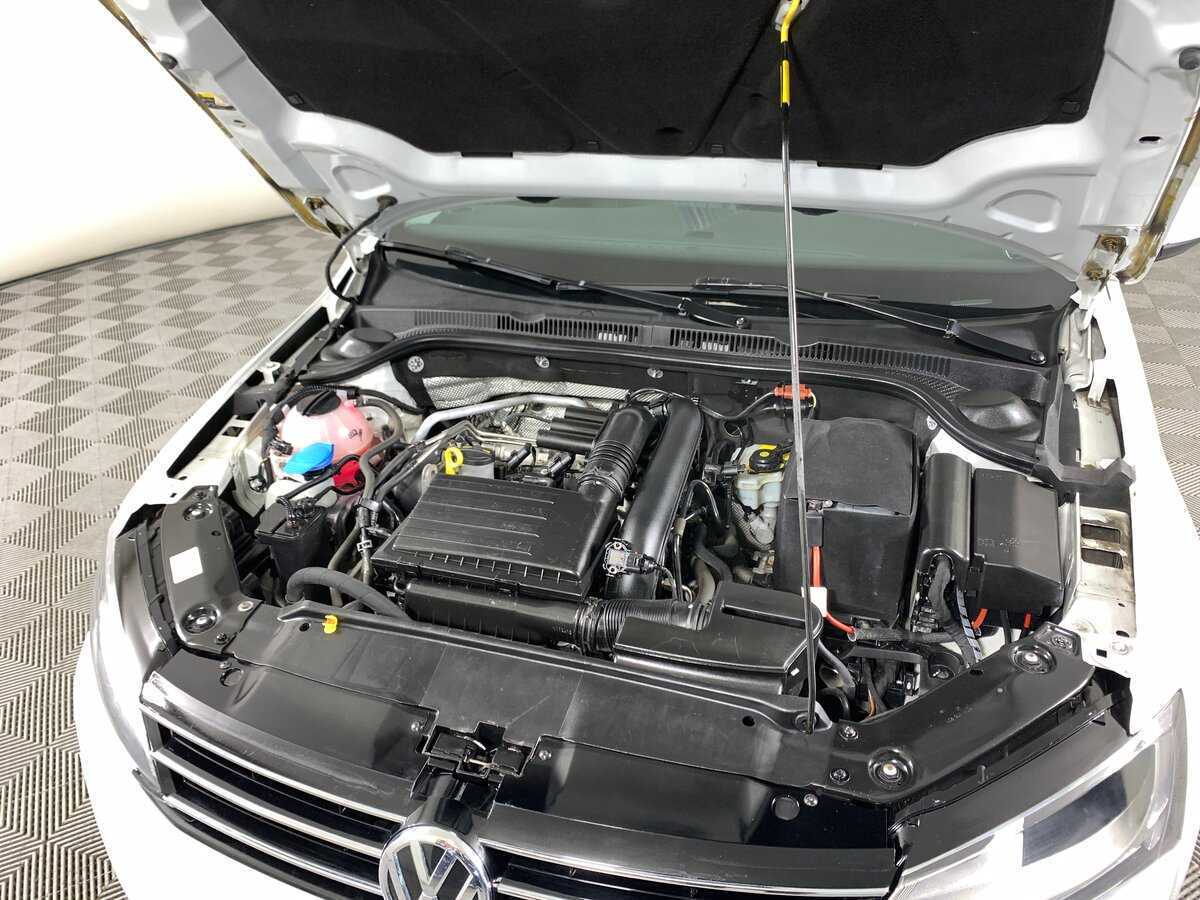 Купить Volkswagen Jetta с пробегом. Фото: #9