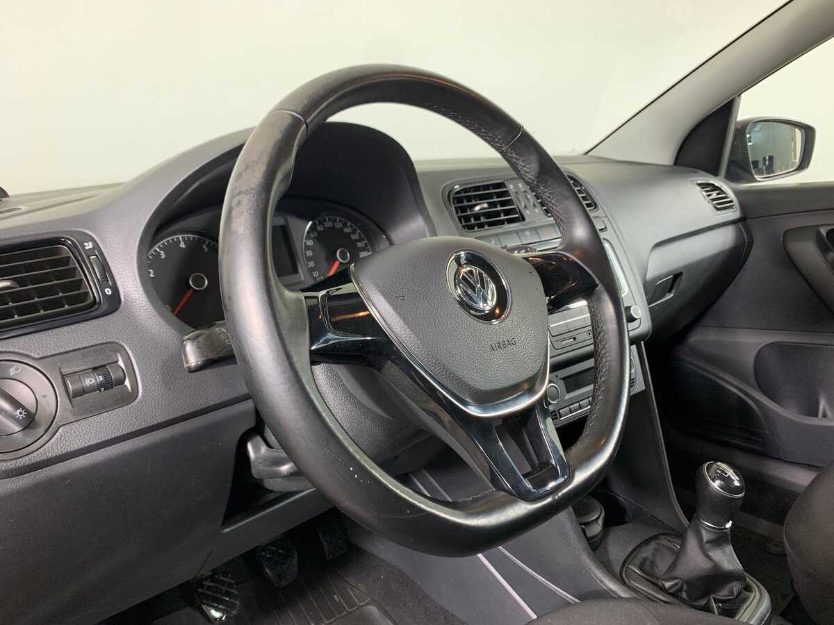 Купить Volkswagen Polo с пробегом. Фото: #8