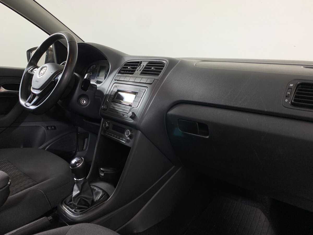 Купить Volkswagen Polo с пробегом. Фото: #10