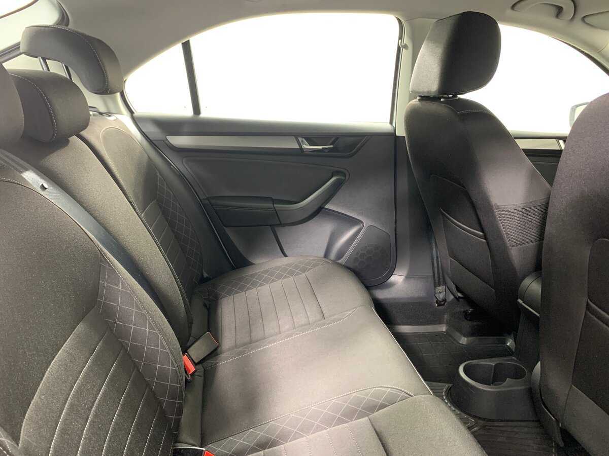 Купить Skoda Rapid с пробегом. Фото: #17