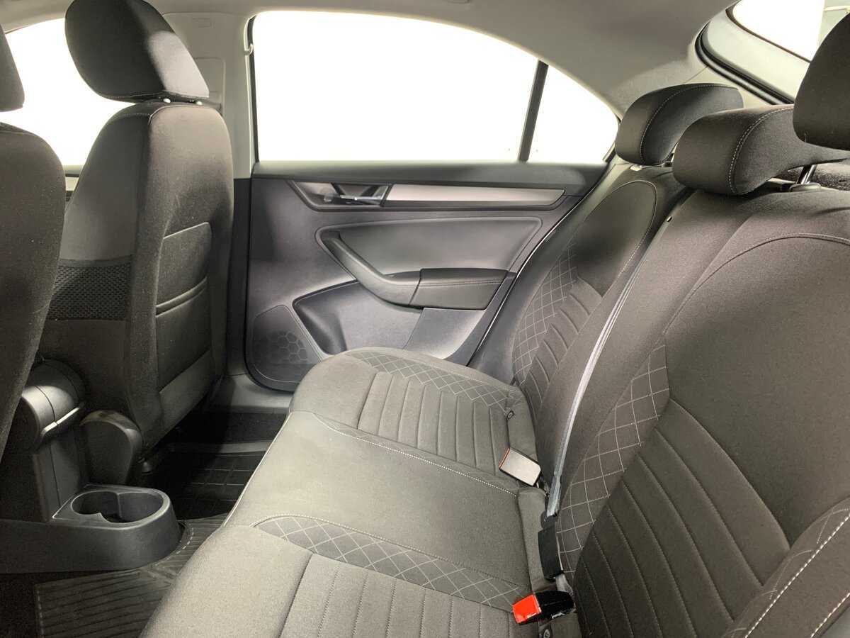Купить Skoda Rapid с пробегом. Фото: #18
