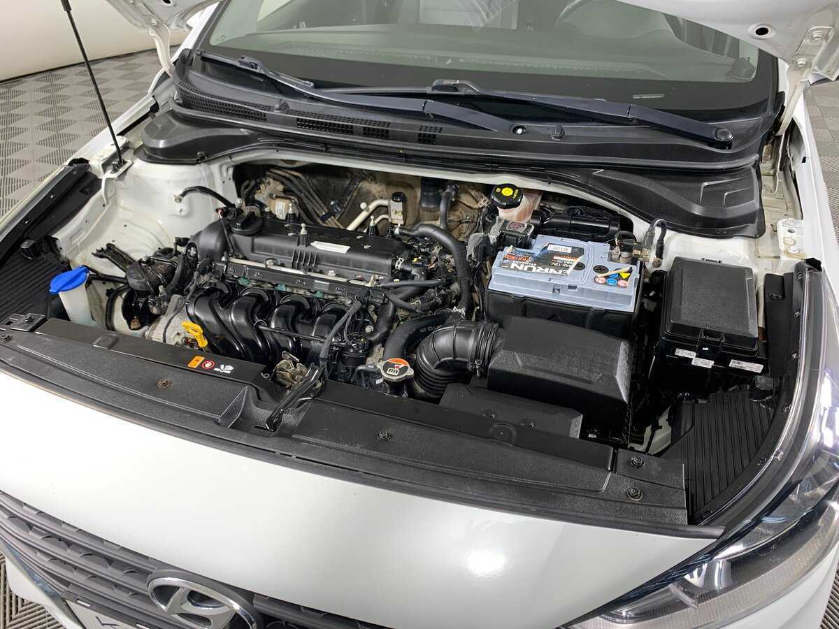 Купить Hyundai Solaris с пробегом. Фото: #9