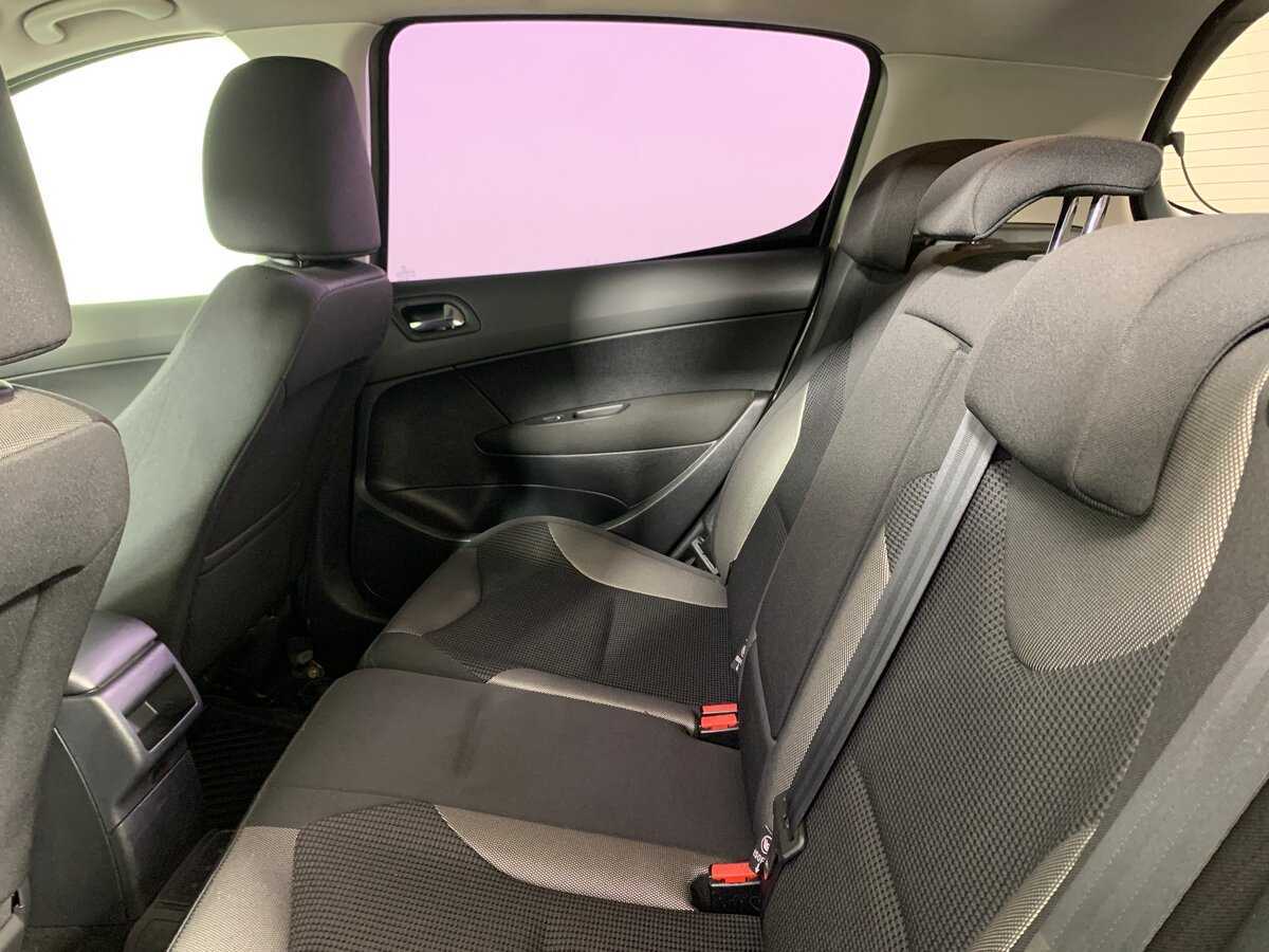 Купить Peugeot 308 с пробегом. Фото: #18