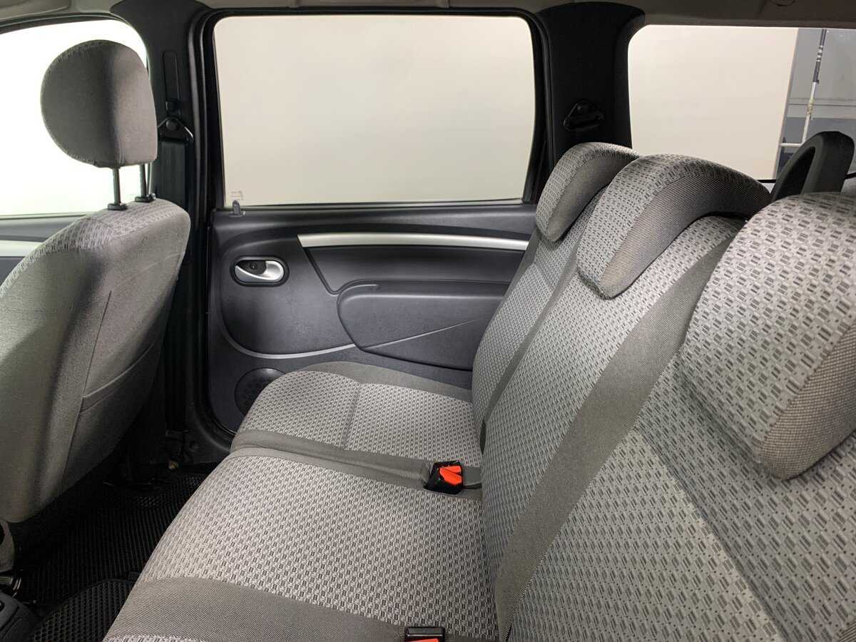 Купить Lada (ВАЗ) Largus с пробегом. Фото: #18