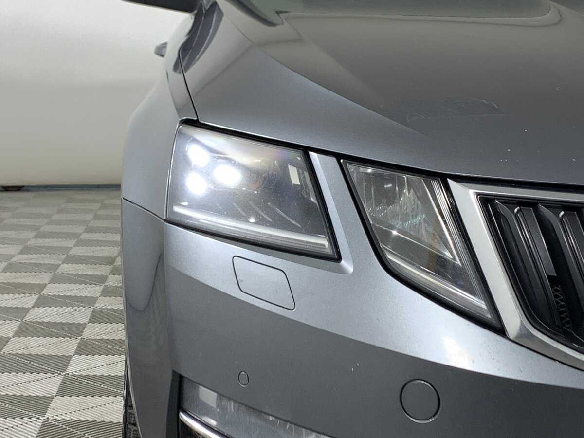 Купить Skoda Octavia с пробегом. Фото: #9
