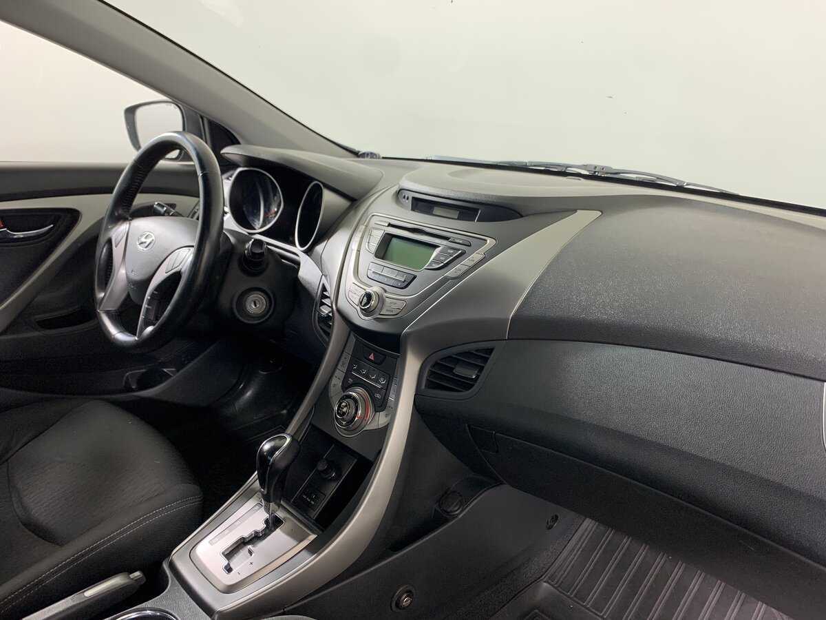 Купить Hyundai Elantra с пробегом. Фото: #13