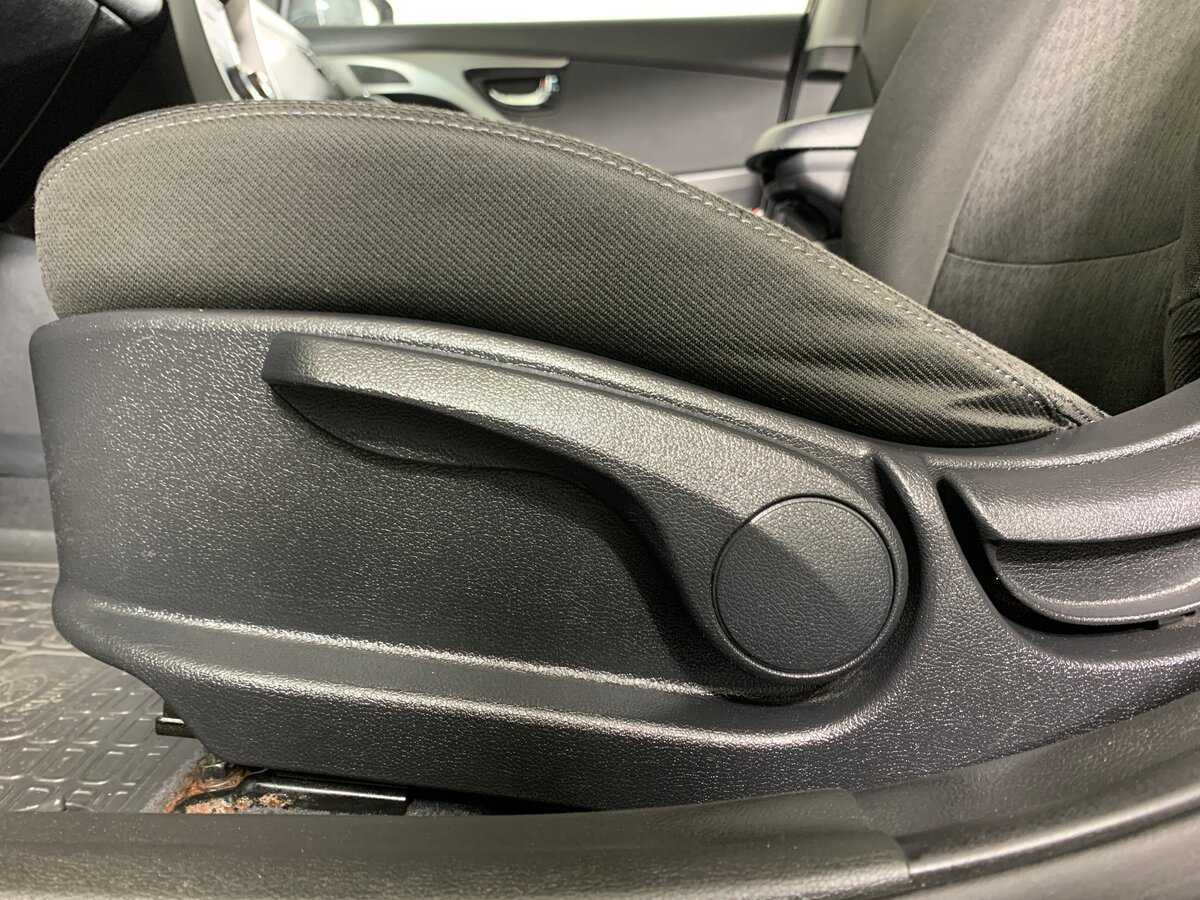 Купить Hyundai Elantra с пробегом. Фото: #16