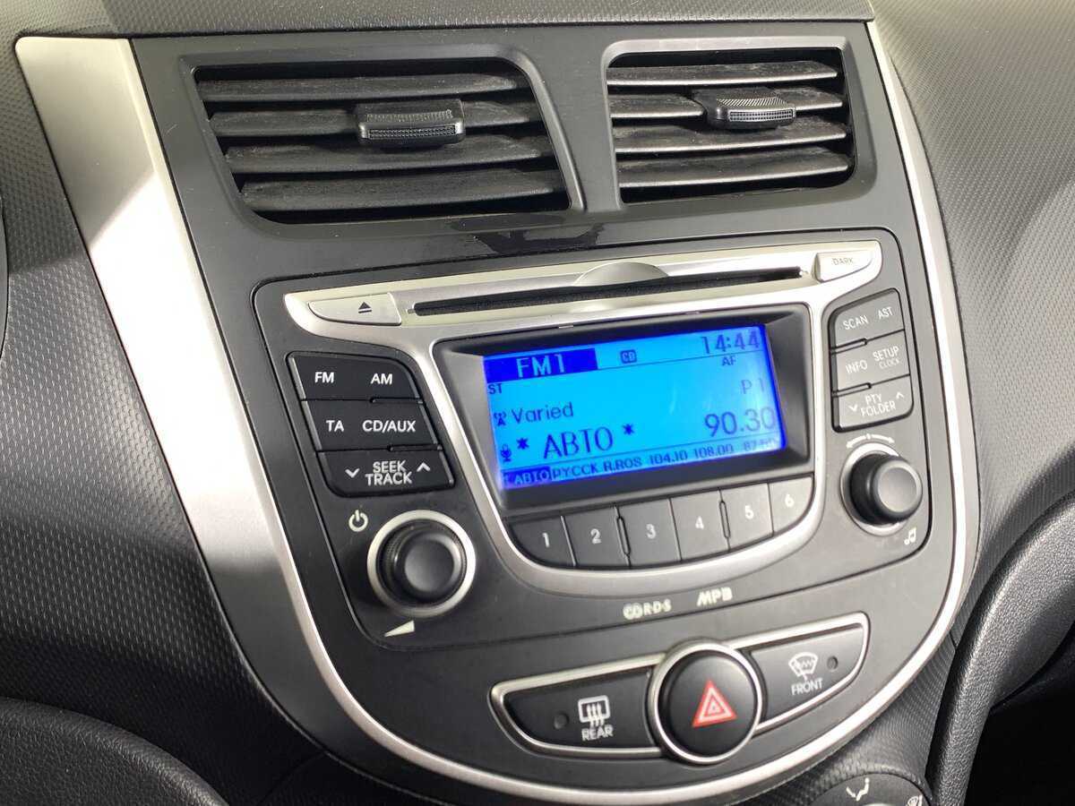 Купить Hyundai Solaris с пробегом. Фото: #12