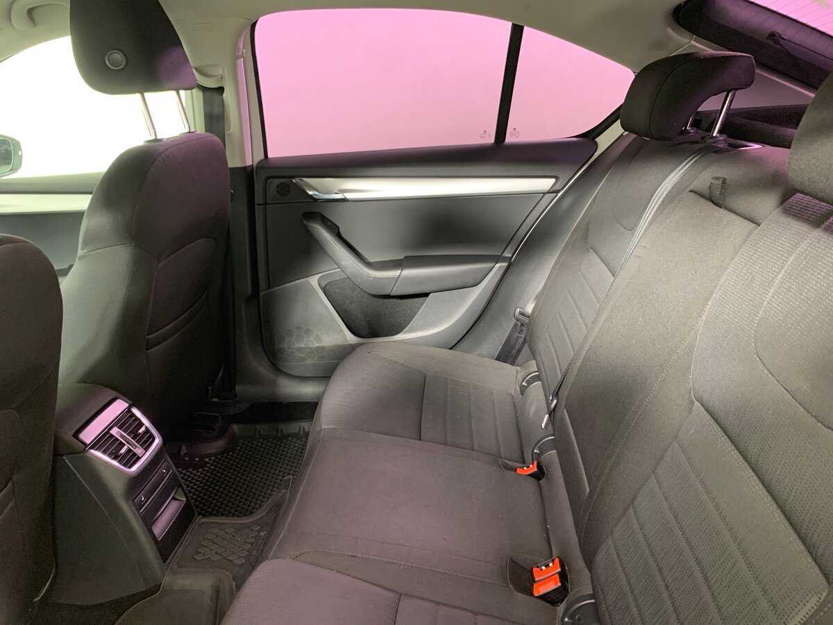 Купить Skoda Octavia с пробегом. Фото: #18