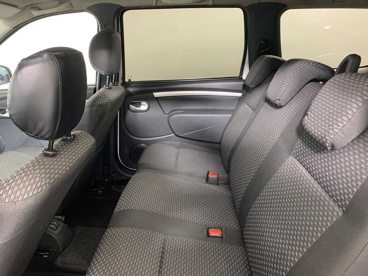 Купить Lada (ВАЗ) Largus с пробегом. Фото: #17