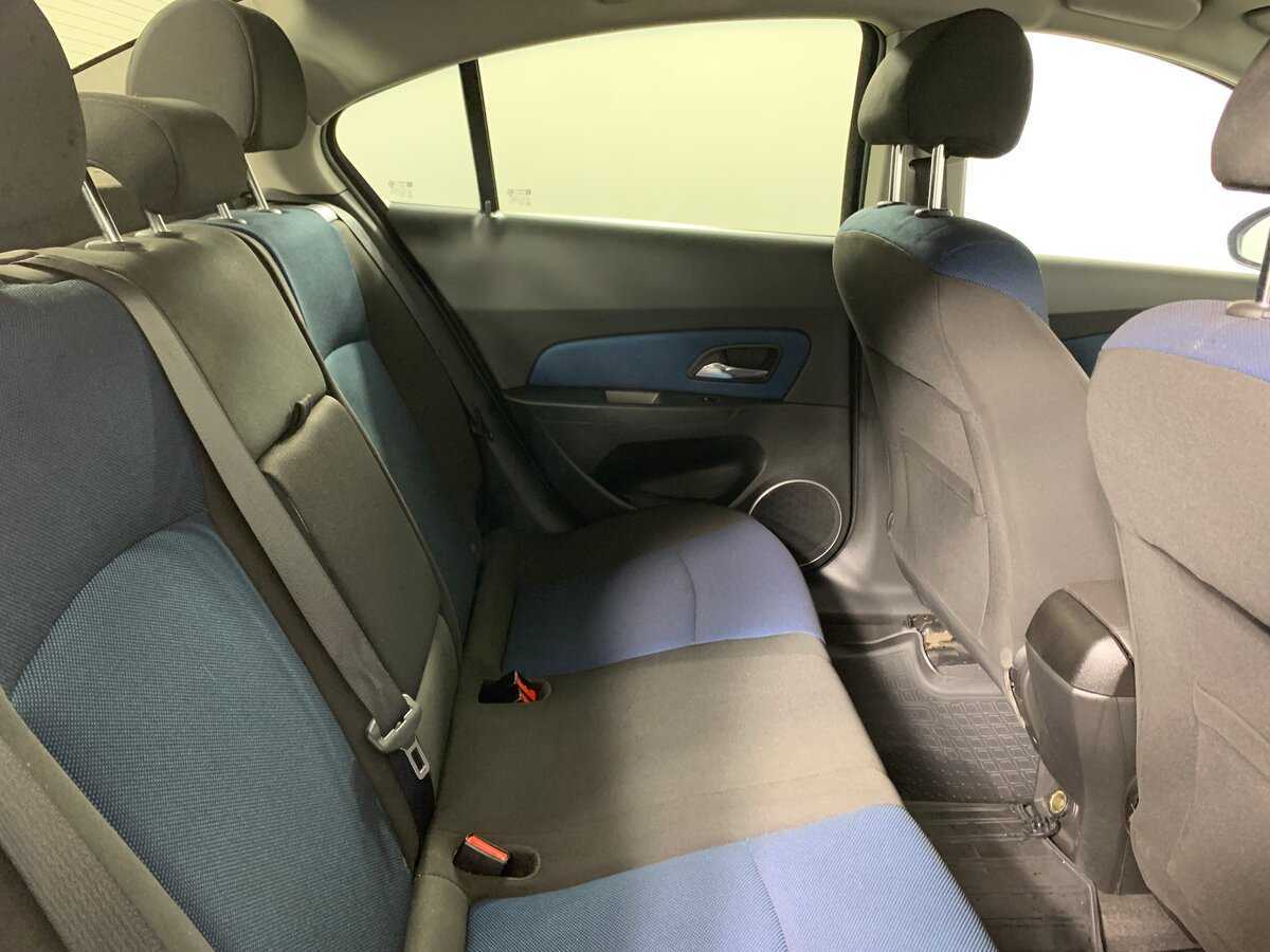 Купить Chevrolet Cruze с пробегом. Фото: #16