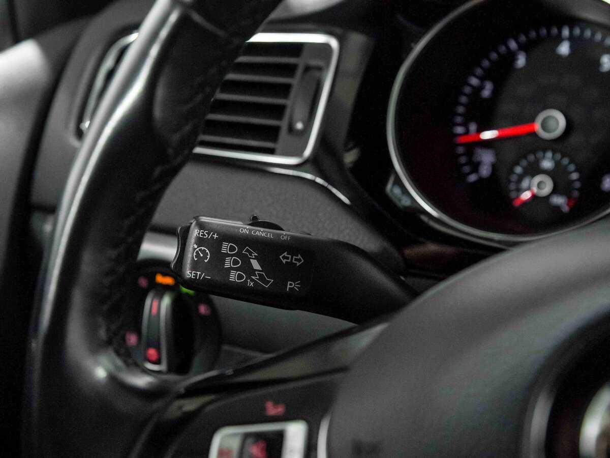 Купить Volkswagen Jetta с пробегом. Фото: #6