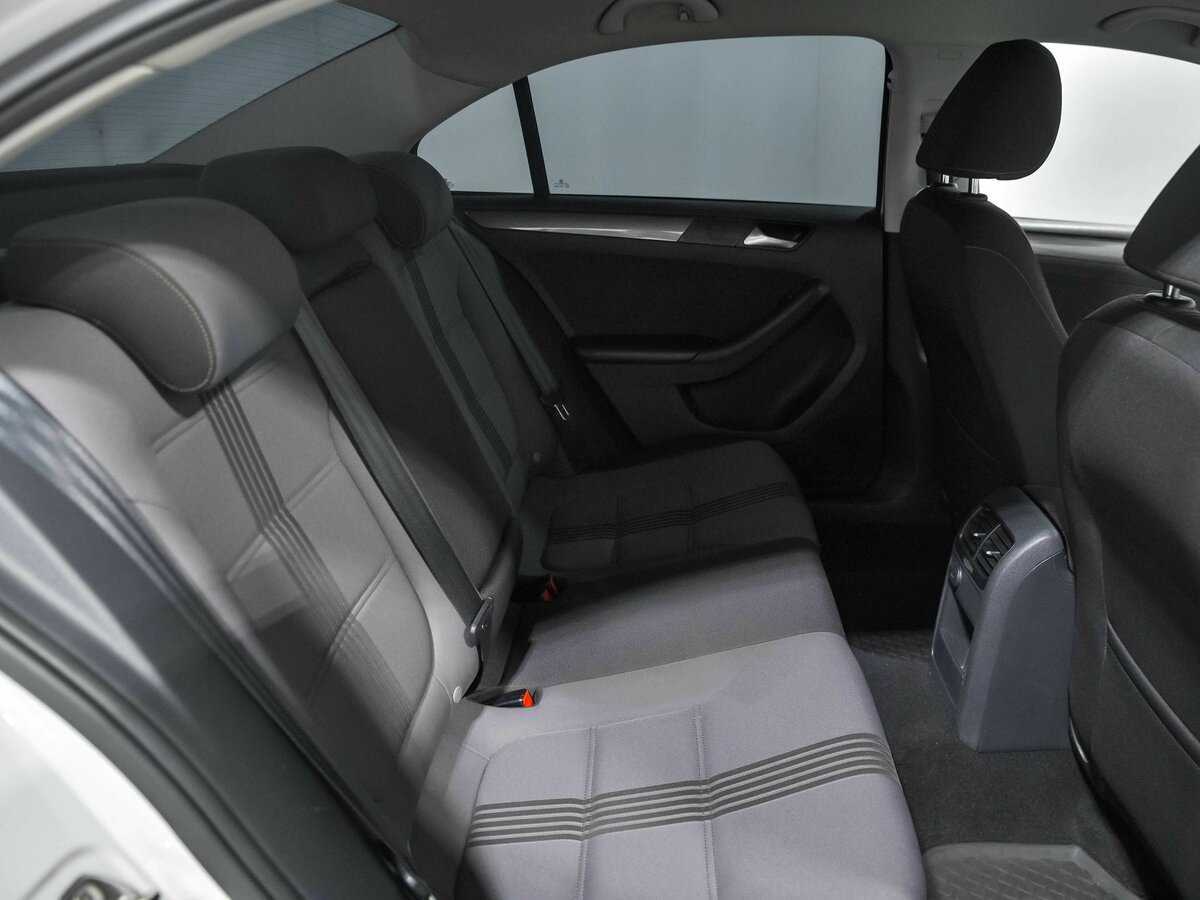 Купить Volkswagen Jetta с пробегом. Фото: #12