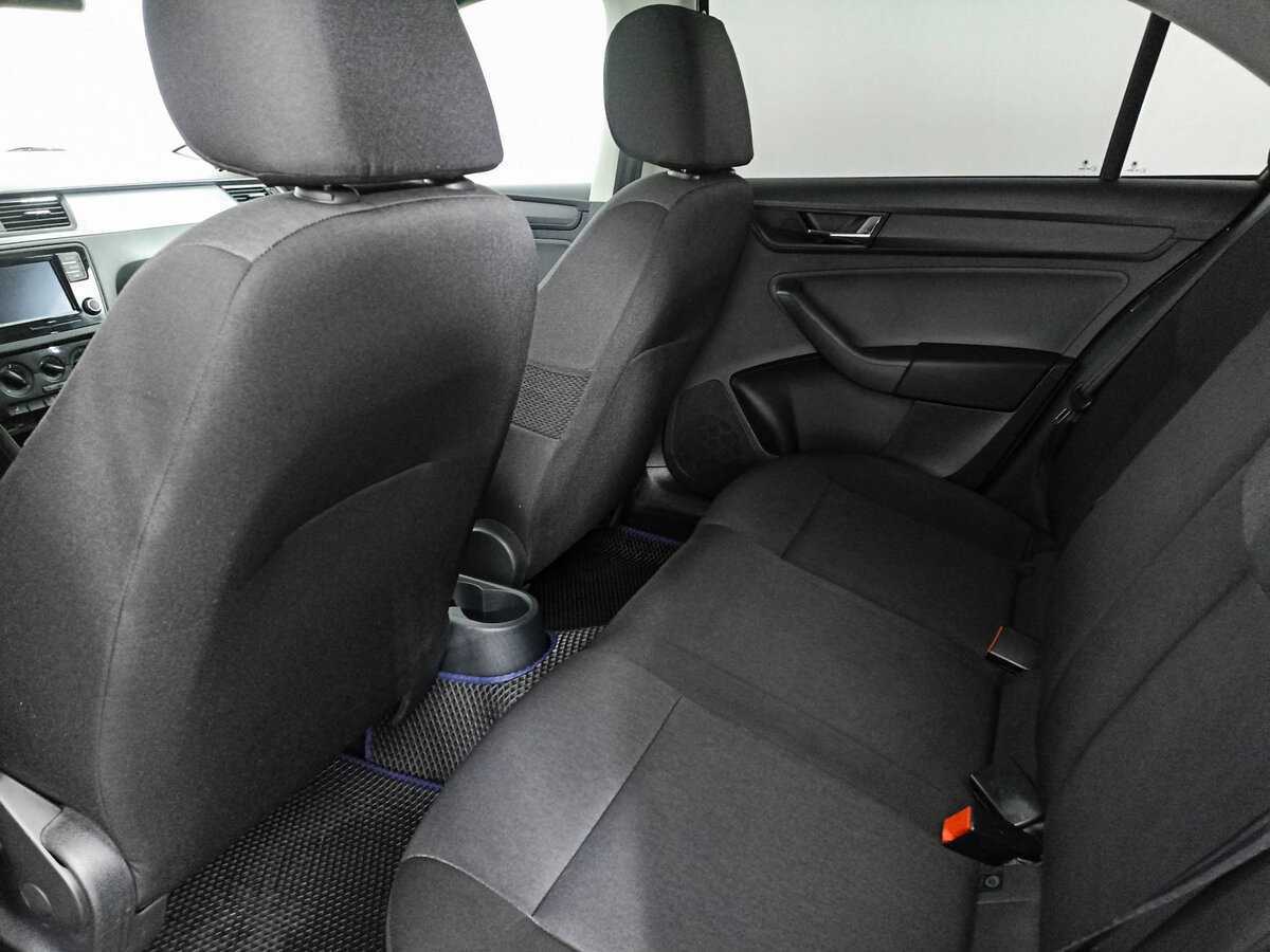 Купить Skoda Rapid с пробегом. Фото: #9