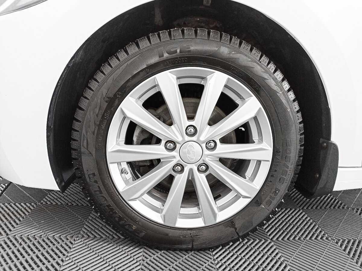 Купить Hyundai Elantra с пробегом. Фото: #17