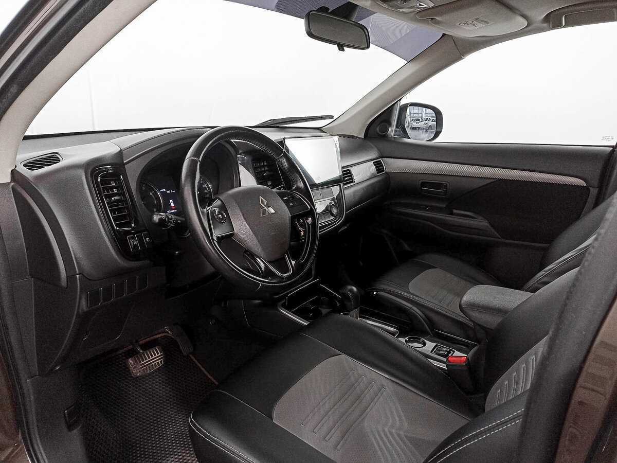 Купить Mitsubishi Outlander с пробегом. Фото: #14