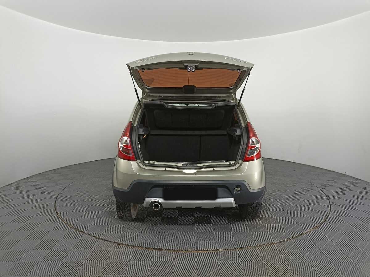 Купить Renault Sandero с пробегом. Фото: #9