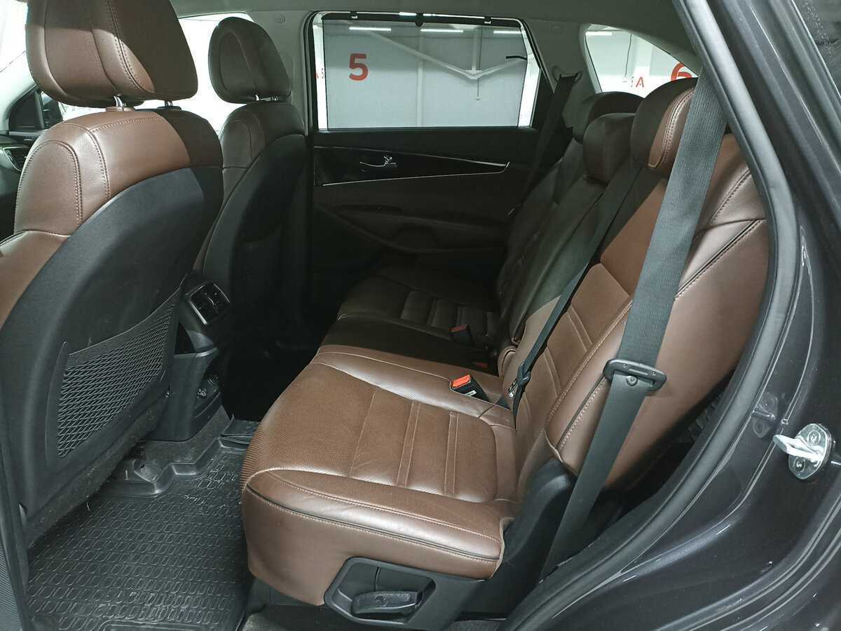 Купить Kia Sorento с пробегом. Фото: #11