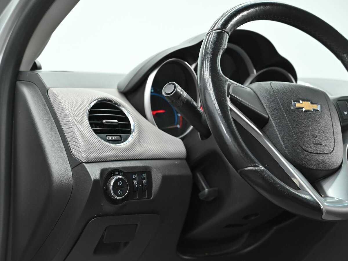 Купить Chevrolet Cruze с пробегом. Фото: #7