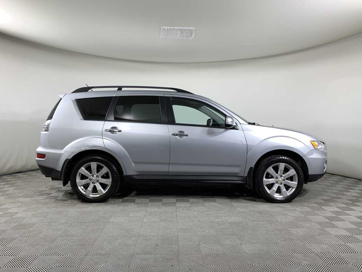 Купить Mitsubishi Outlander с пробегом. Фото: #3