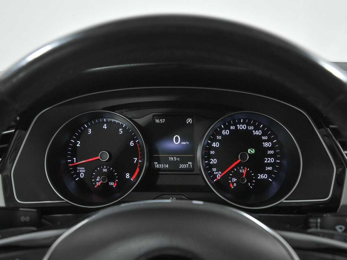 Купить Volkswagen Passat с пробегом. Фото: #6