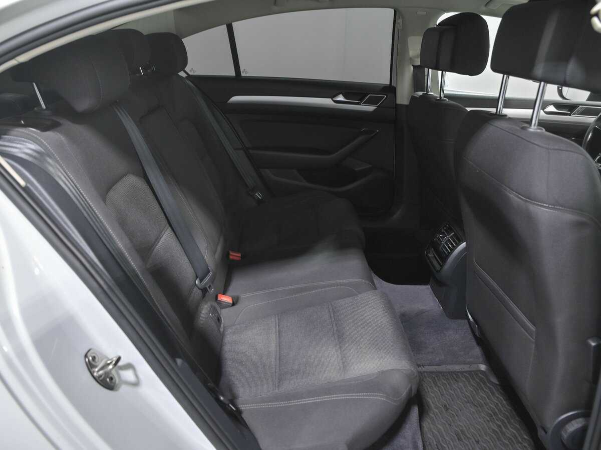 Купить Volkswagen Passat с пробегом. Фото: #15