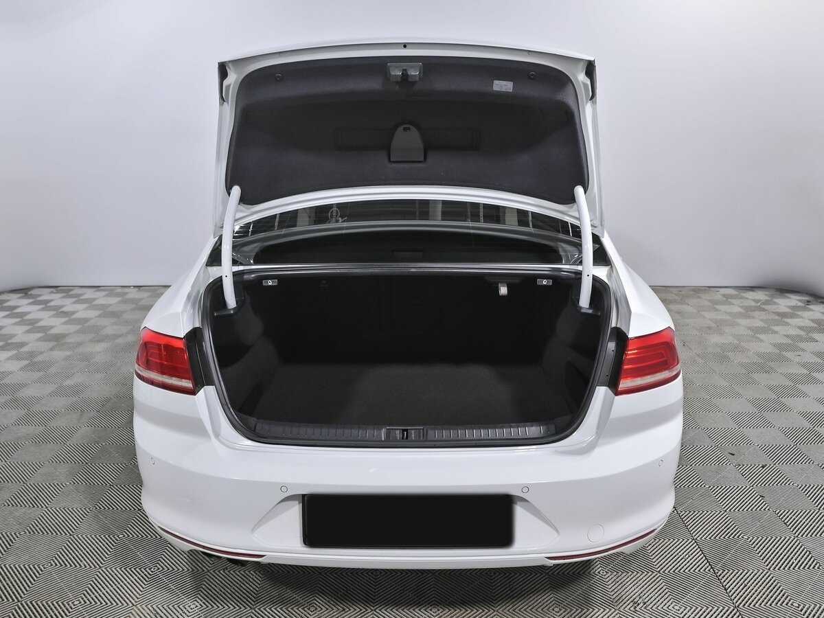 Купить Volkswagen Passat с пробегом. Фото: #17