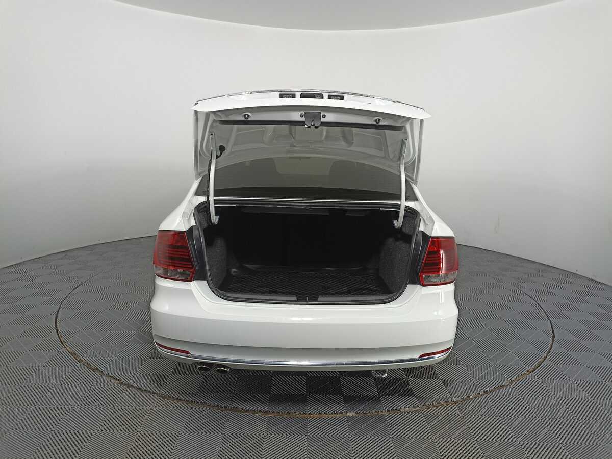 Купить Volkswagen Polo с пробегом. Фото: #9