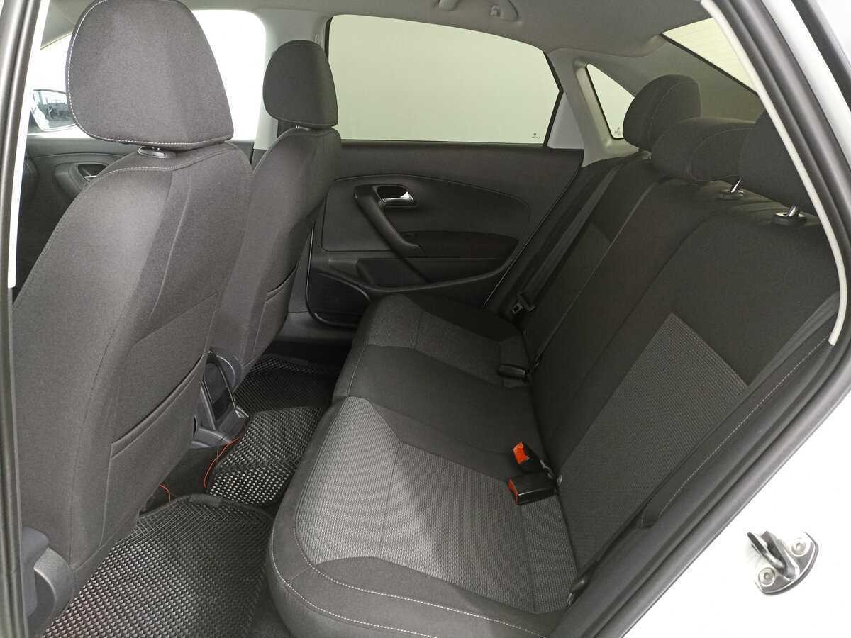 Купить Volkswagen Polo с пробегом. Фото: #11