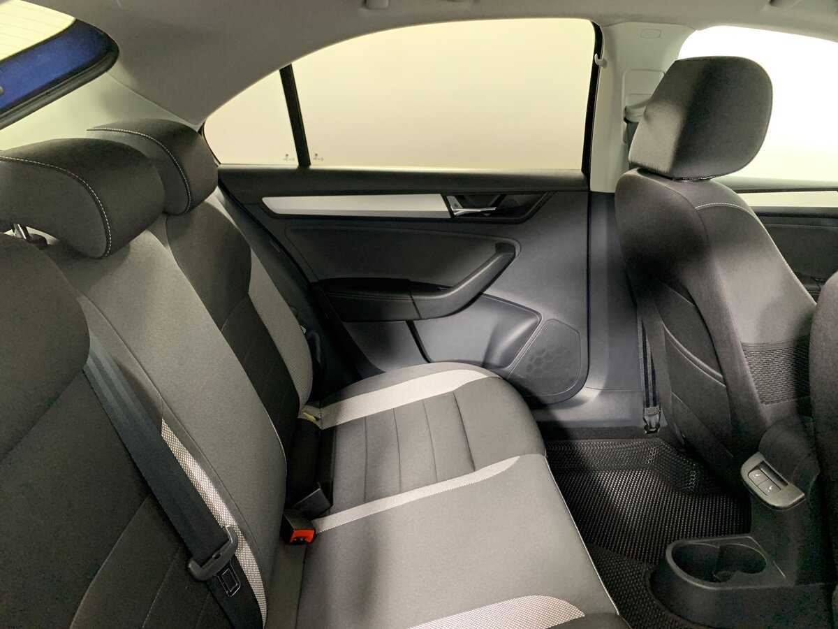Купить Skoda Rapid с пробегом. Фото: #17