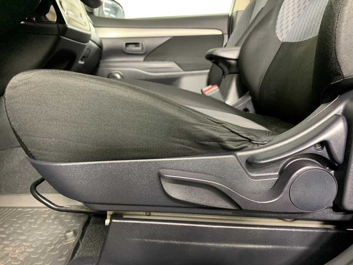 Купить Mitsubishi Outlander с пробегом. Фото: #16