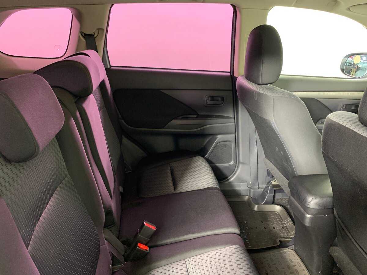 Купить Mitsubishi Outlander с пробегом. Фото: #17
