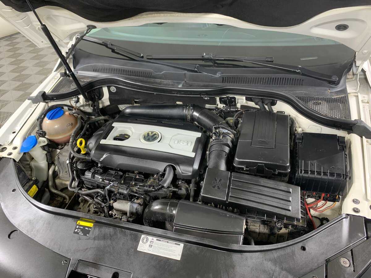 Купить Volkswagen Passat CC с пробегом. Фото: #10