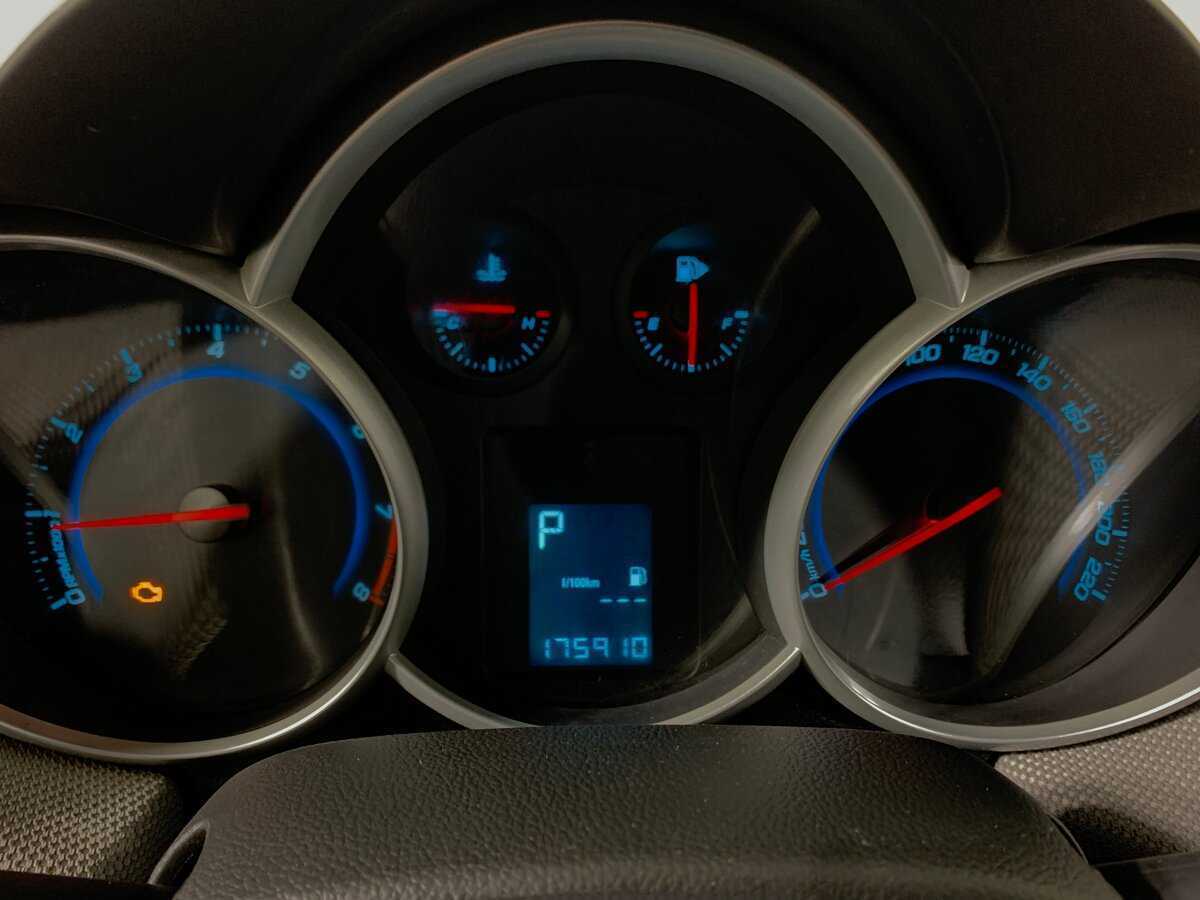 Купить Chevrolet Cruze с пробегом. Фото: #14