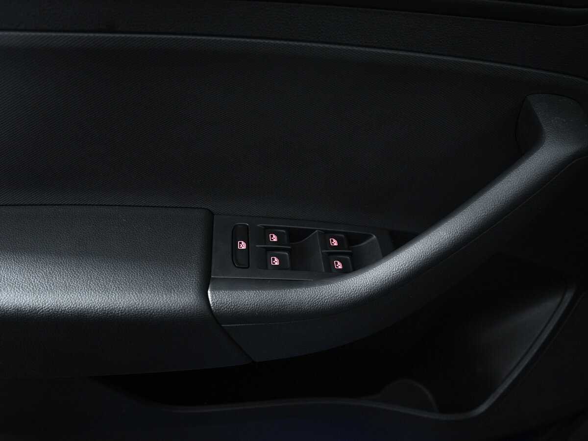 Купить Volkswagen Polo с пробегом. Фото: #11