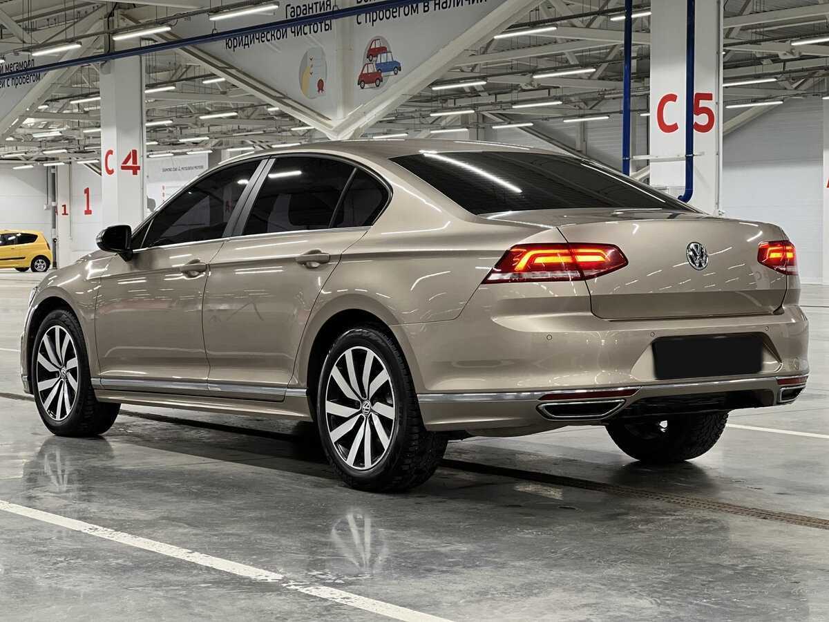 Купить Volkswagen Passat с пробегом. Фото: #6